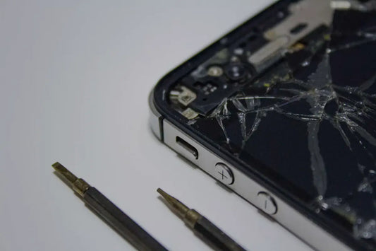 How to Recover Data From a Dead iPhone (With or Without a Backup)