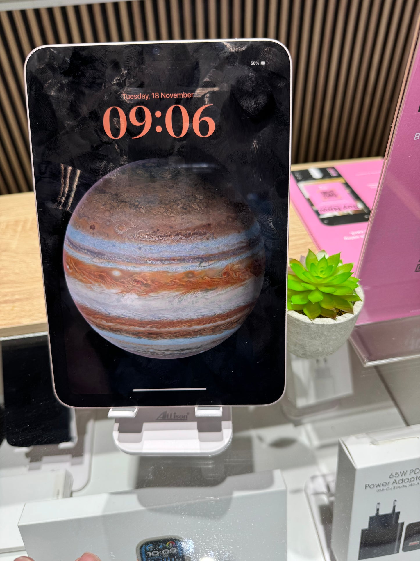 iPad mini | 6th Gen | WiFi 64GB